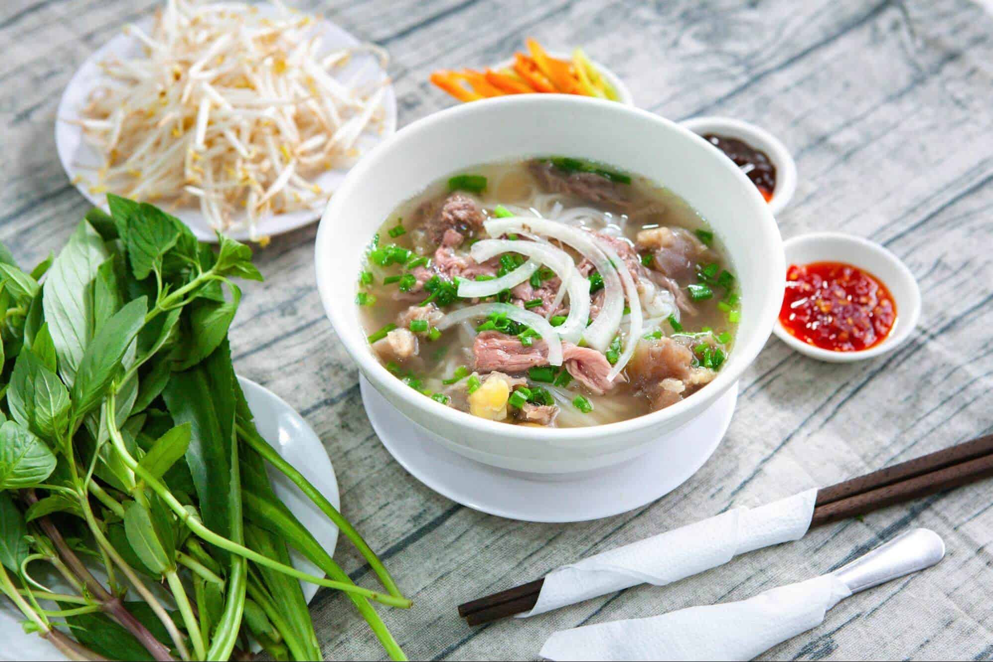 4 M&oacute;n Ăn Việt Nam Truyền Thống Đặc Sắc Nhất Định Phải Thử