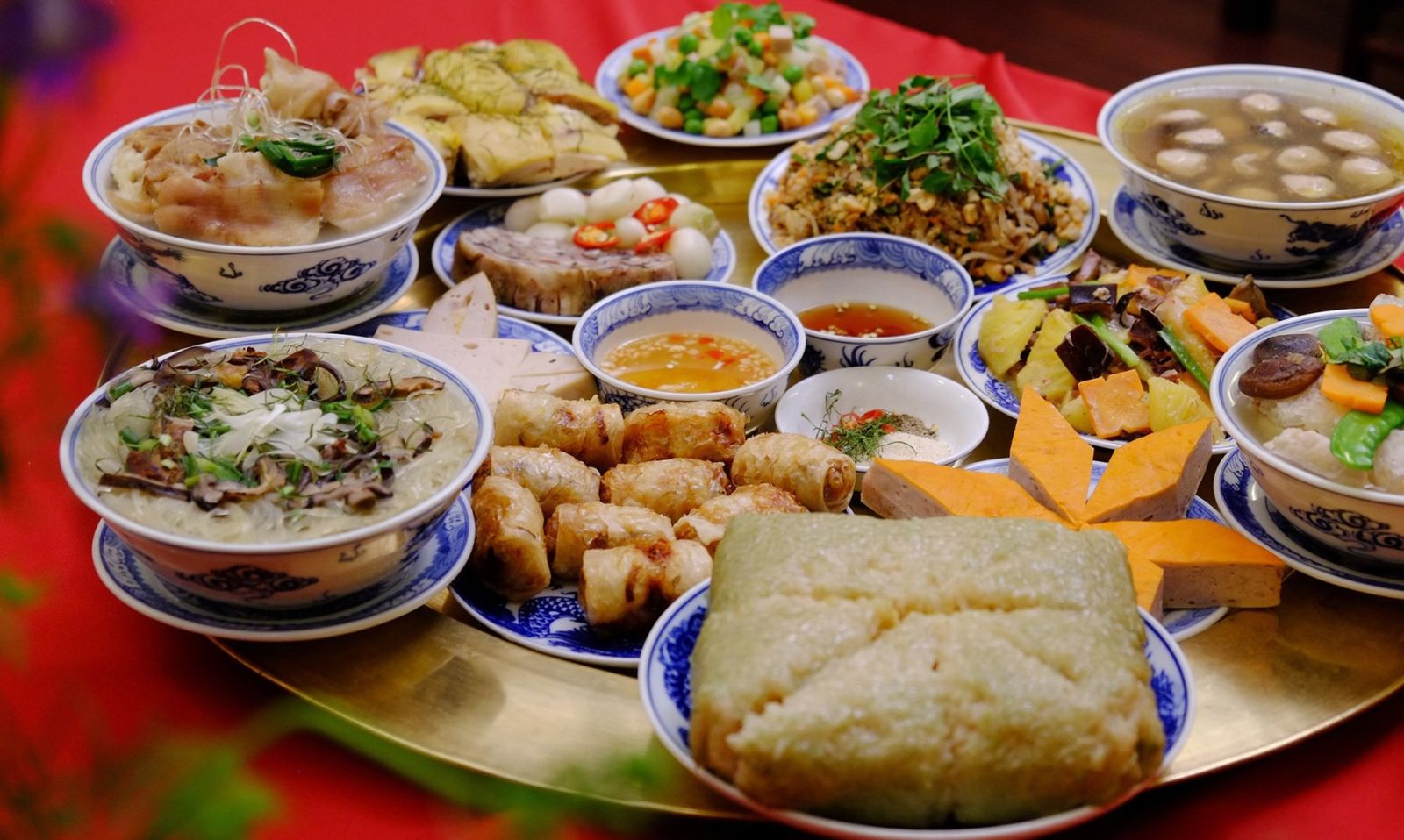 Mâm cỗ ngày lễ với những món ăn truyền thống thơm ngon tròn vị 