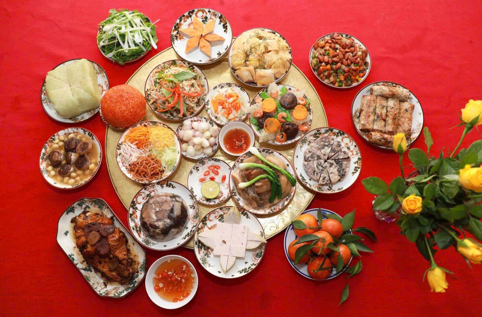 Trang trí mâm cỗ truyền thống hài hòa đẹp mắt 