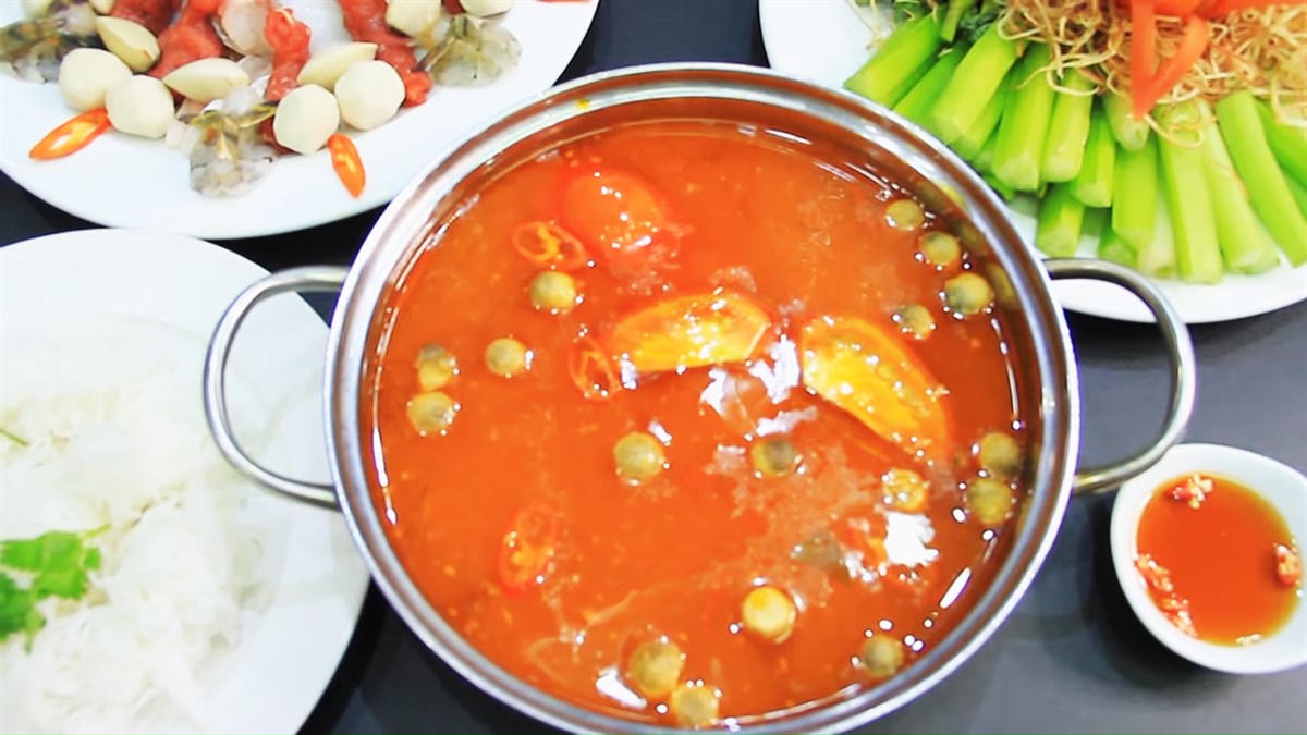 Thưởng thức lẩu Thái Tom Yum đậm đà thơm ngon chuẩn vị 