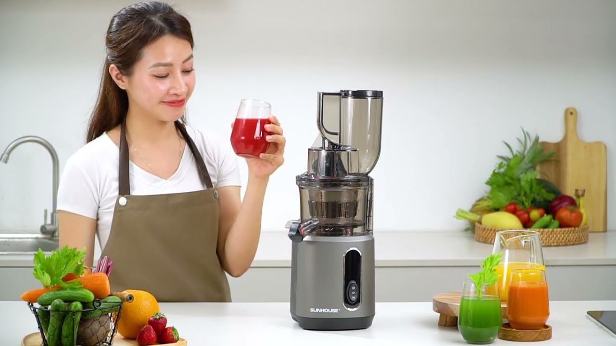 Sử dụng máy ép chậm đơn giản hiệu quả 