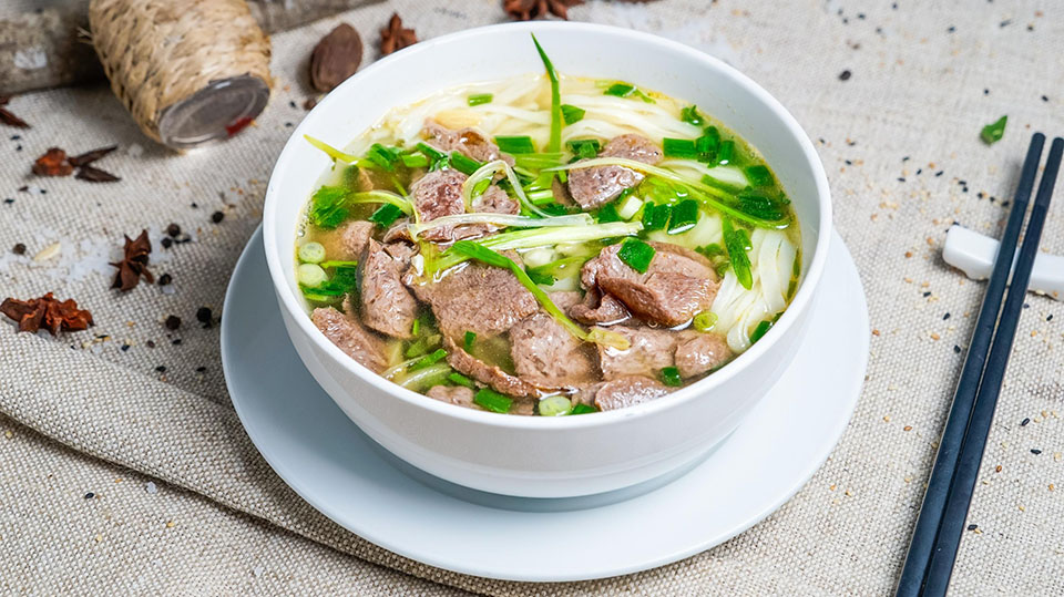 Nguyên liệu & gia vị để nấu phở bò thơm ngon 