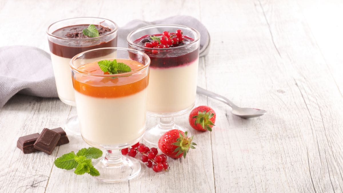 Panna Cotta dâu tằm mềm mịn hấp dẫn 